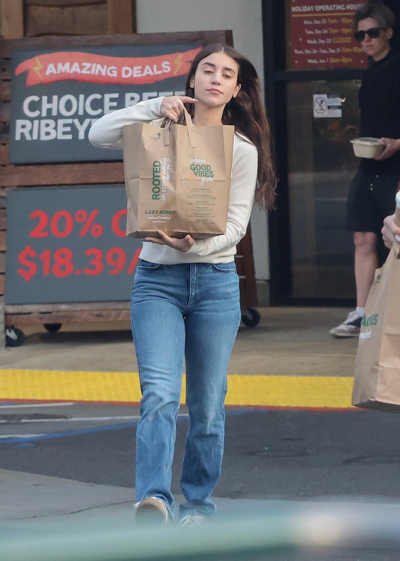 *EXCLUSIVE* Casey Affleck and Caylee Cowan share laughs during grocery run in LA