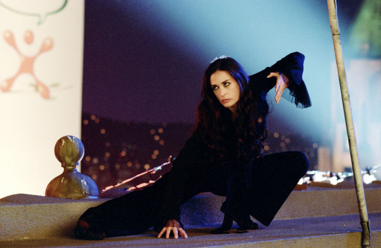 demi moore in Charlies Angels Full Throttle (3)