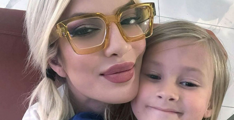 Tori Spelling și fiul ei, Beau