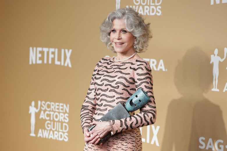 Award winners pose in the press room at the 31st Annual Screen Actors Guild Awards