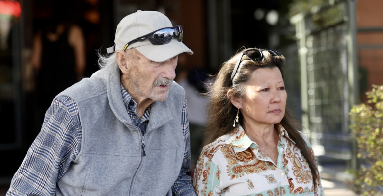 EXCLUSIVE: PREMIUM EXCLUSIVE RATES APPLY: Gene Hackman And Wife Betsy Arakawa Seen Out On A Super Rare Outing On And Early Dinner Date - 28 Mar 2024