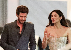 Andrew Garfield și Monica Barbaro/ Profimedia