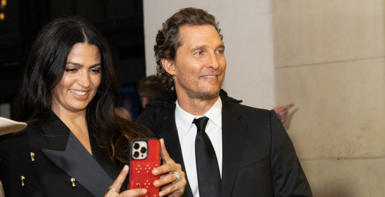 Matthew McConaughey si sotia lui