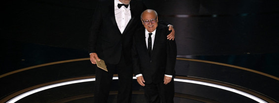 Arnold Schwarzenegger, Danny DeVito (4)