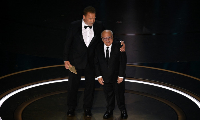 Arnold Schwarzenegger, Danny DeVito (4)