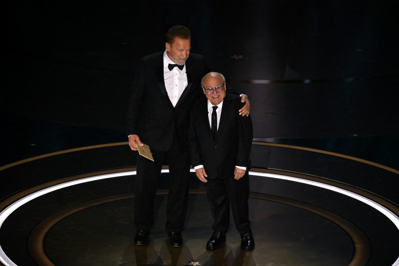 Arnold Schwarzenegger, Danny DeVito (4)