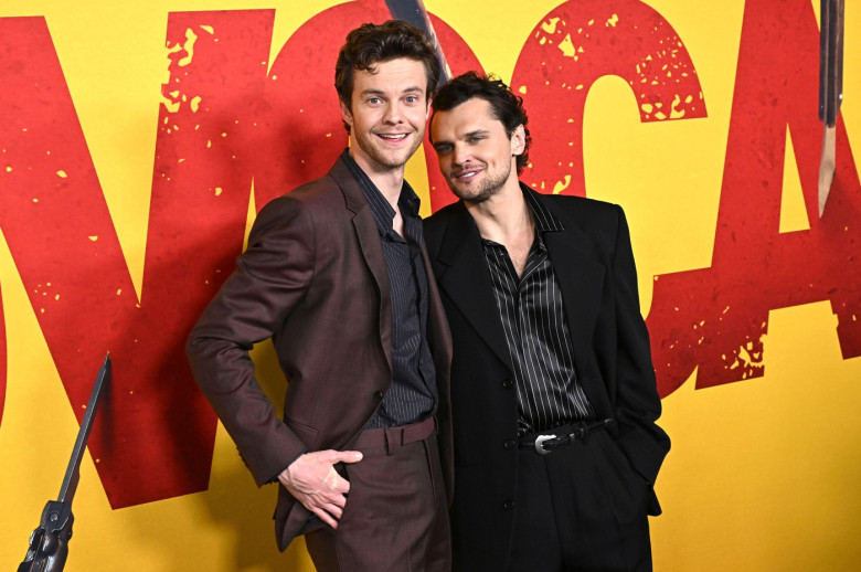 Jack Quaid și Ray Nicholson