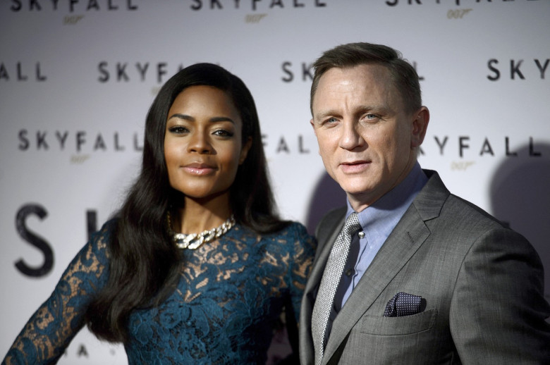 naomie harris si daniel craig (4)