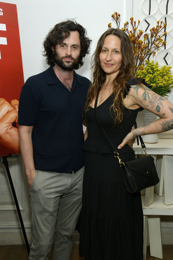 Penn Badgley si sotia lui, Domino Kirke