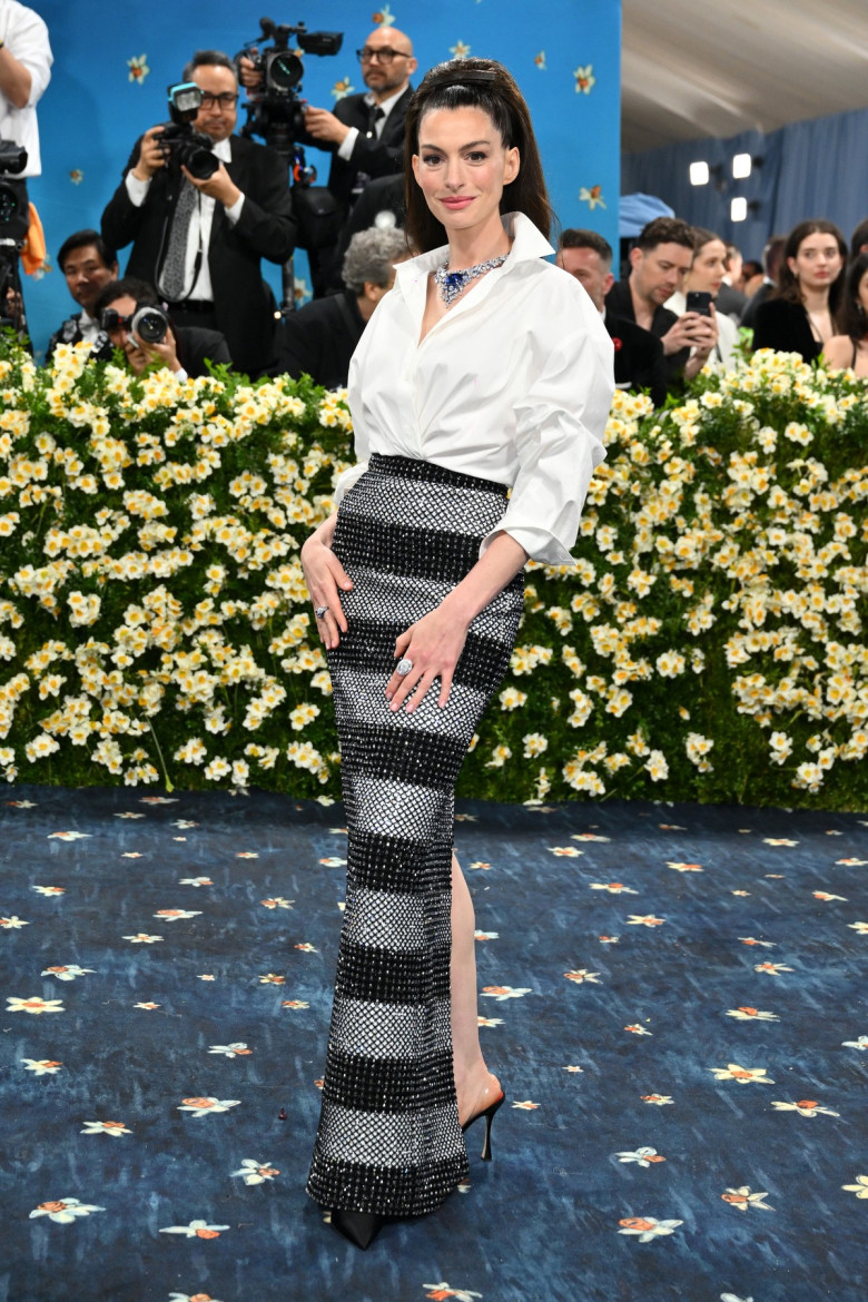 Anne Hathaway (5)
