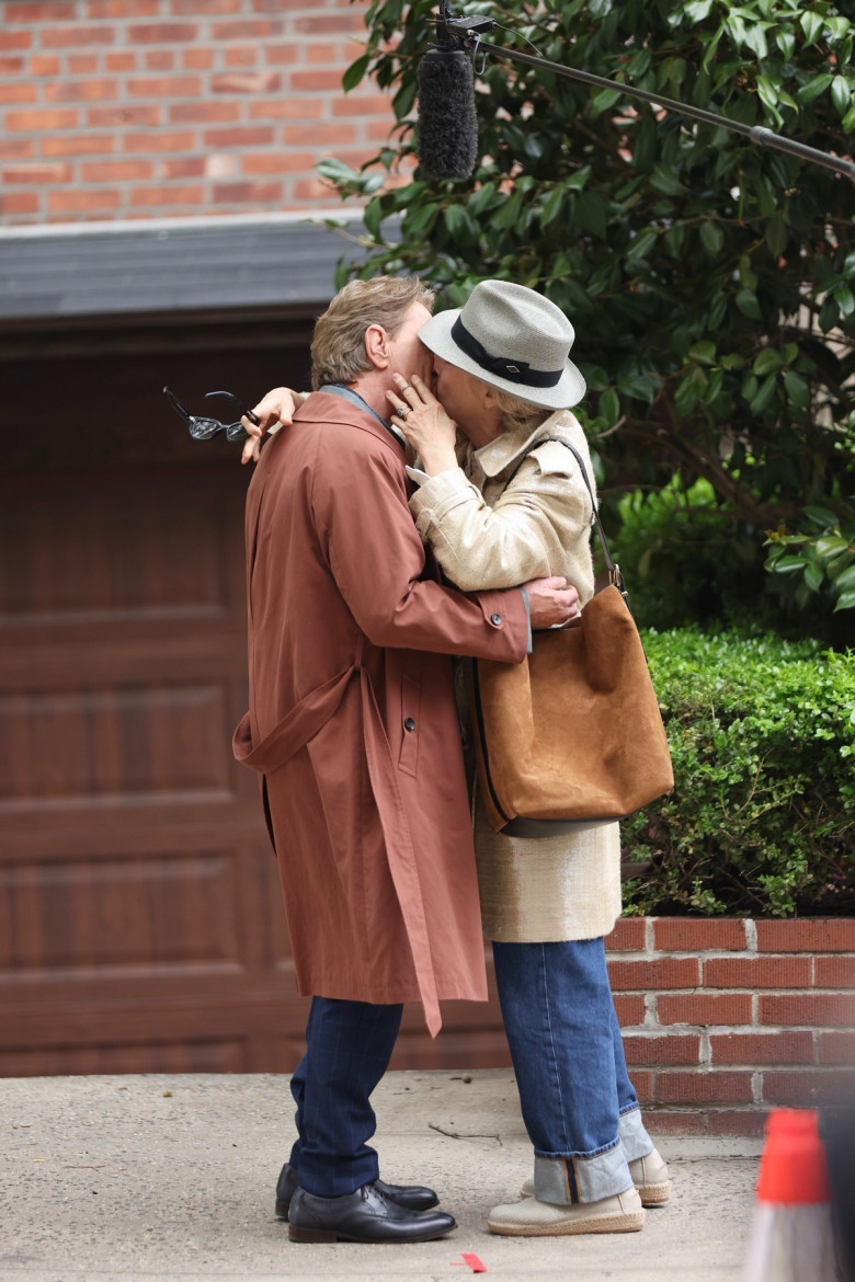 Martin Short and Meryl Streep share a kiss while filming "Only Murders in the Building" in New York