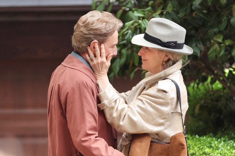 Martin Short and Meryl Streep share a kiss while filming "Only Murders in the Building" in New York