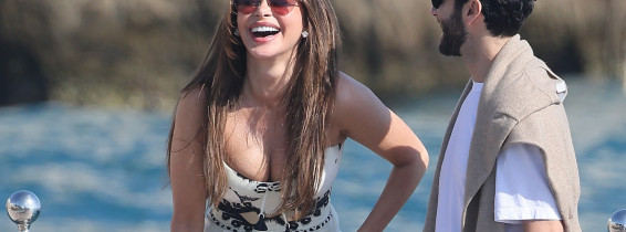 Cannes - Sofia Vergara At Eden Roc