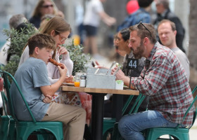 PREMIUM EXCLUSIVE Ben Affleck and daughter Violet outing, Violet carrying amazing vintage Marc Jacobs bag