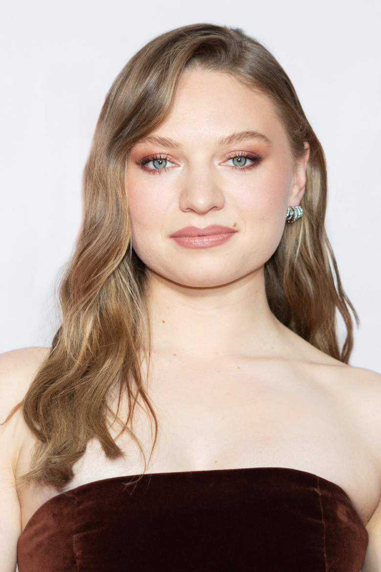 Mia Threapleton
