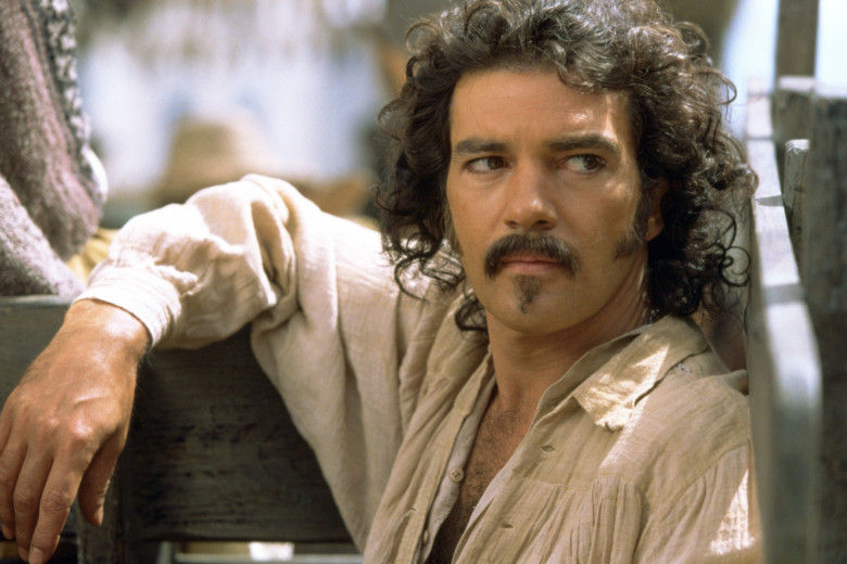 The Mask Of Zorro (1998)