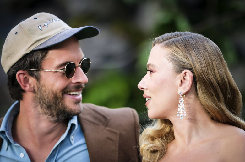 Scarlett Johansson și Jonathan Bailey / Profimedia