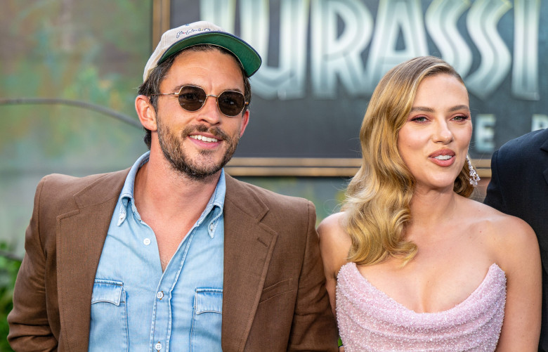 Scarlett Johansson și Jonathan Bailey / Profimedia