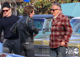 Bruce Springsteen surprises Jeremy Allen White at the &quot;Deliver me from Nowhere&quot; set in New Jersey