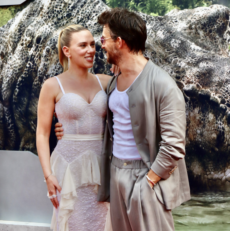 Scarlett Johansson și Jonathan Bailey/ Profimedia