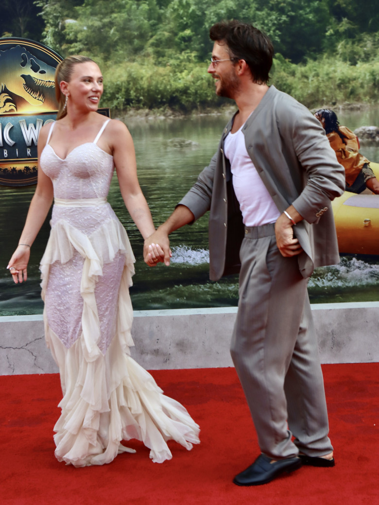 Scarlett Johansson și Jonathan Bailey/ Profimedia