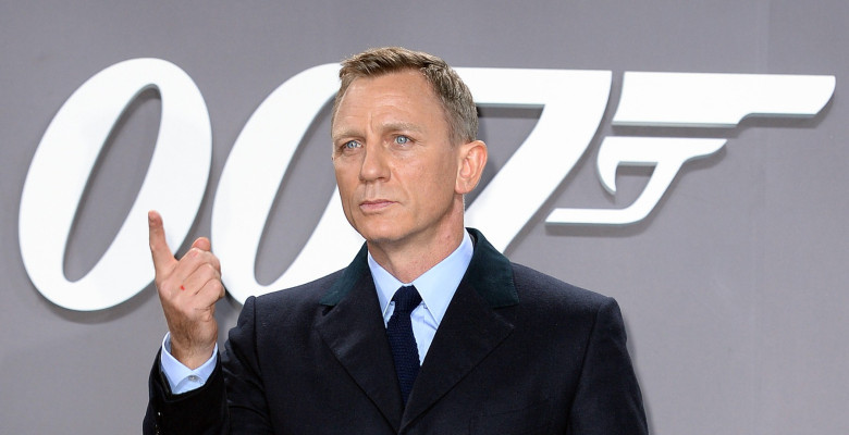 DANIEL CRAIG