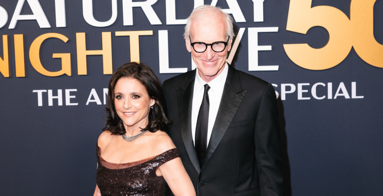 Julia Louis-Dreyfus și Brad Hall