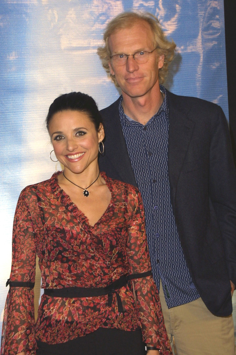 Julia Louis-Dreyfus și Brad Hall (6)