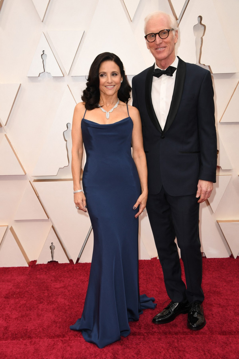 Julia Louis-Dreyfus și Brad Hall (1)