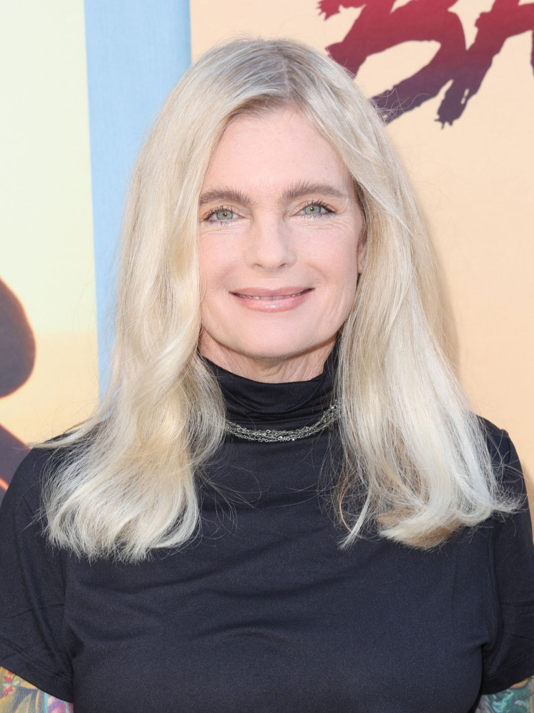 Erika Eleniak