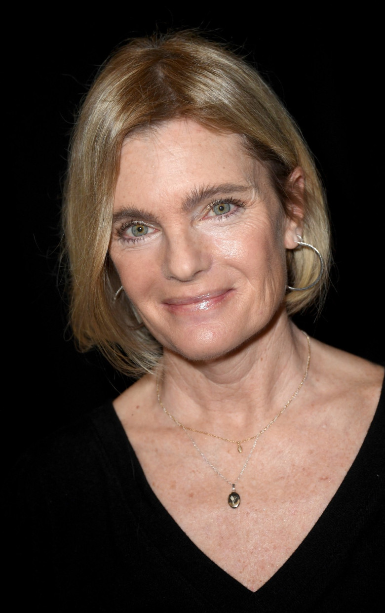Erika Eleniak