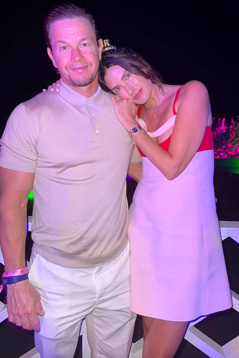 Mark Wahlberg si sotia lui