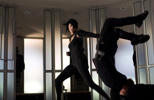 Charlize Theron, la un pas să-și rupă gâtul pe platourile „Aeon Flux”