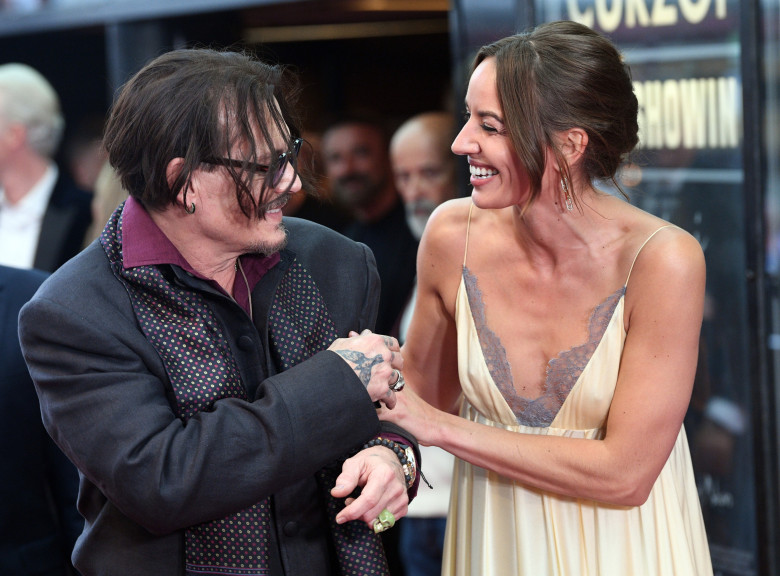 Johnny Depp și Antonia Desplat/ Profimedia