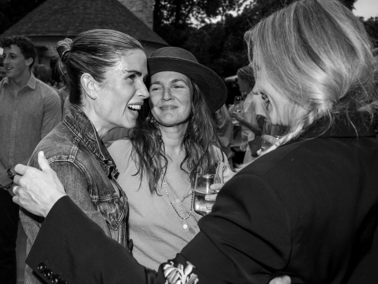 Avaline &amp; Stella McCartney celebrate limited-edition bottle launch at chic Hamptons event