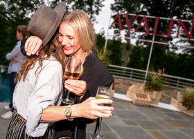 Avaline &amp;amp; Stella McCartney celebrate limited-edition bottle launch at chic Hamptons event