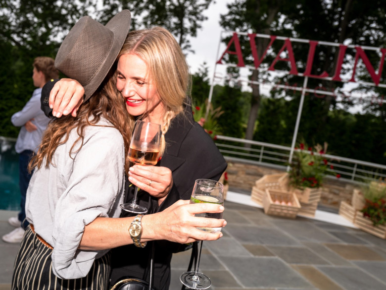 Avaline &amp; Stella McCartney celebrate limited-edition bottle launch at chic Hamptons event