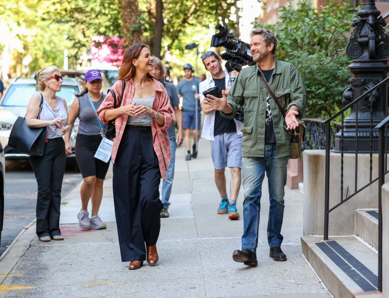 Katie Holmes And Joshua Jackson Filming On The 'Happy Hour' Set In New York City