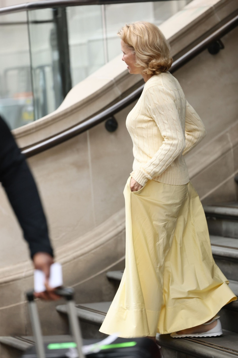 After recently causing a media frenzy, Pamela Anderson and Liam Neeson leave a London hotel.