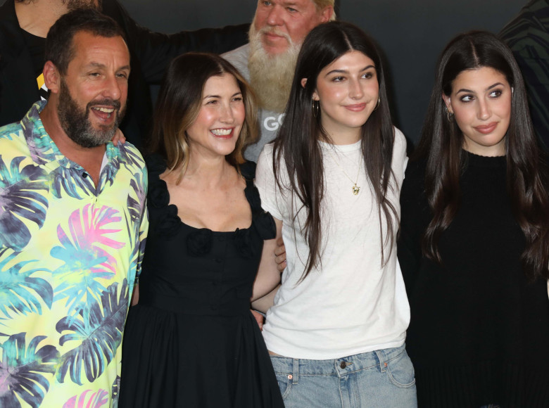 Adam și Jackie Sandler, alături de fiicele lor, Sadie și Sunny/ Profimedia