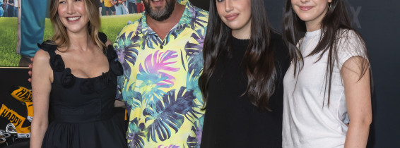 Adam și Jackie Sandler, alături de fiicele lor, Sadie și Sunny/ Profimedia