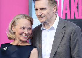 Liam Neeson și Pamela Anderson (5)
