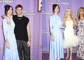 Lindsay Lohan, însoțită de familia ei la premiera filmului „Freakier Friday”/ Profimedia