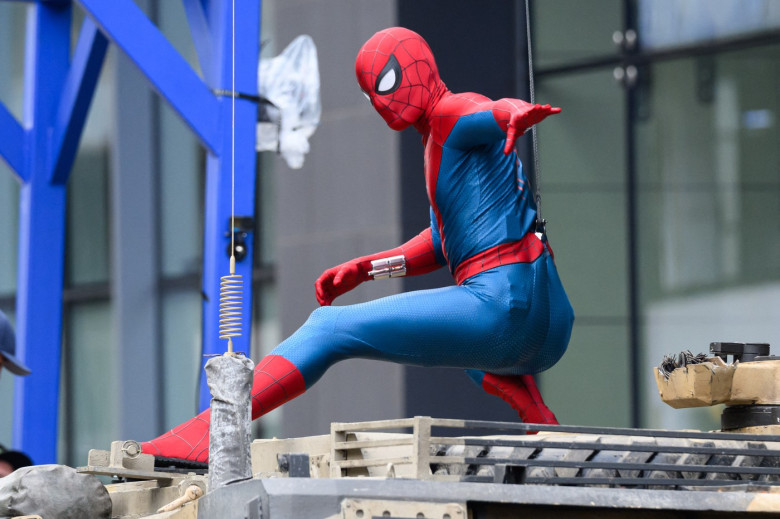 Spidey Swings Into Scotland!