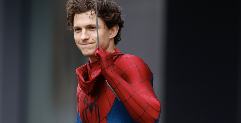 Tom Holland Films Scenes For Spider-Man In Glasgow, Scotland - 03 Aug 2025