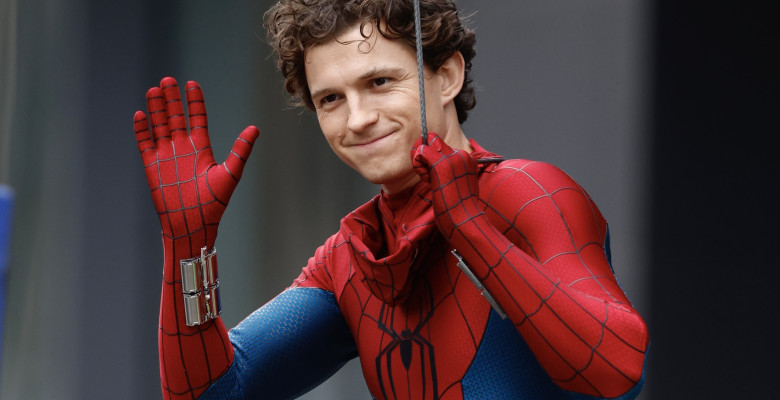 Tom Holland Films Scenes For Spider-Man In Glasgow, Scotland - 03 Aug 2025