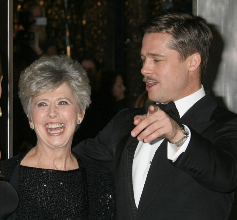Brad Pitt și mama lui