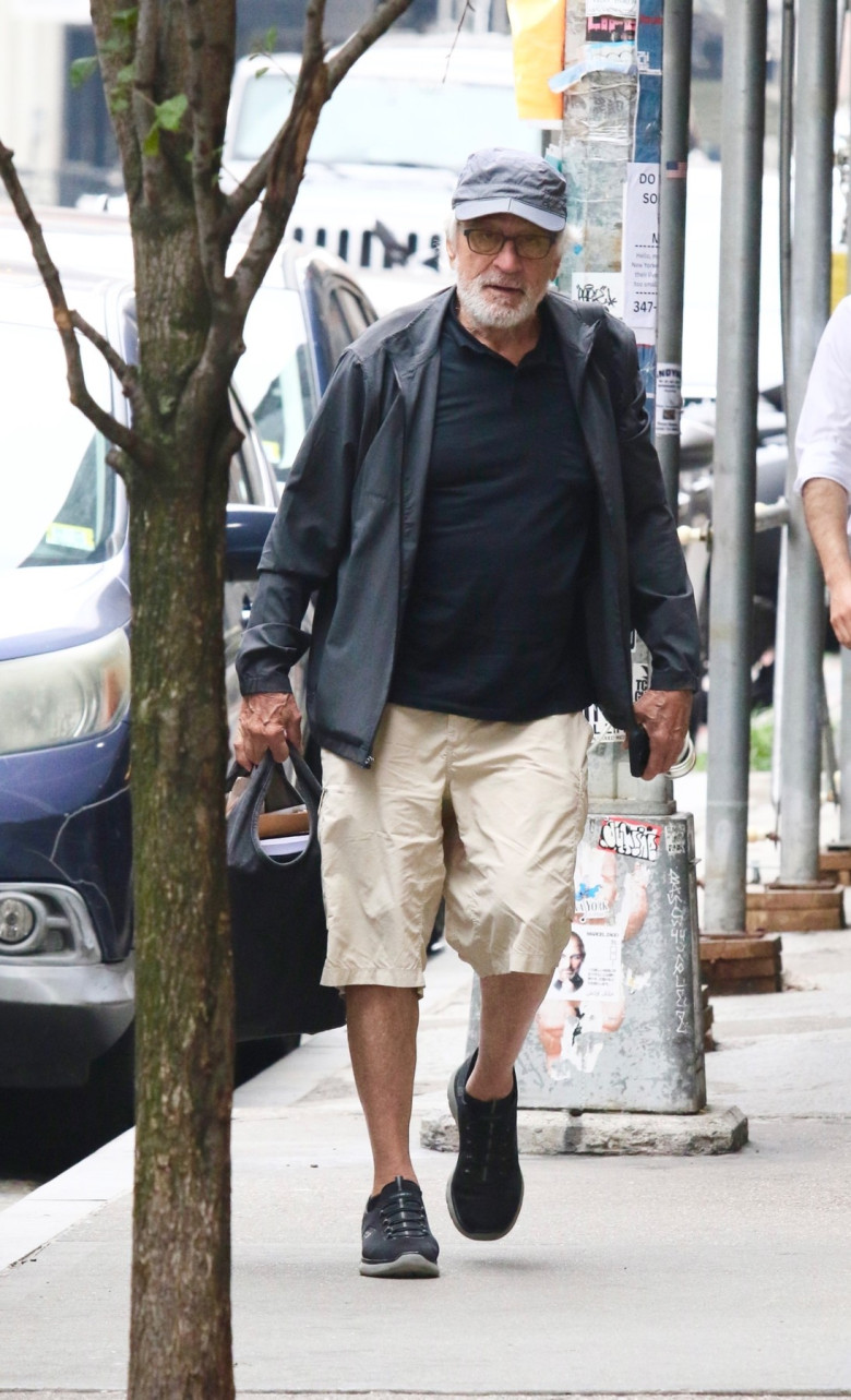 Robert De Niro gets unnoticed during a walk while running errands in New York