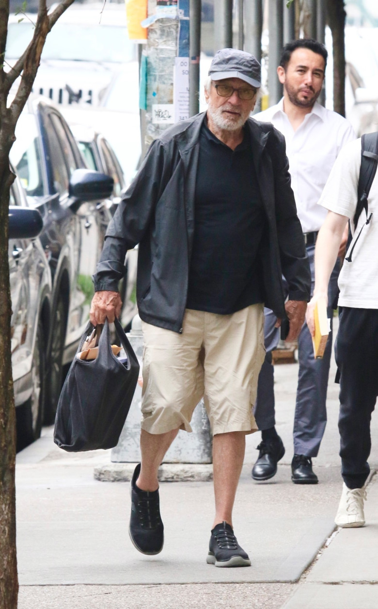 Robert De Niro gets unnoticed during a walk while running errands in New York