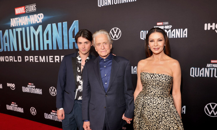Catherine Zeta-Jones și Michael Douglas, alături de fiul lor, Dylan